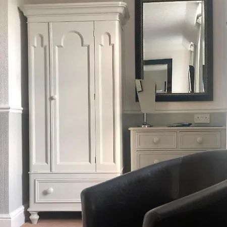 Bed and breakfast Parkfield House 4*