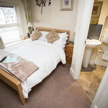 Bed and breakfast Parkfield House